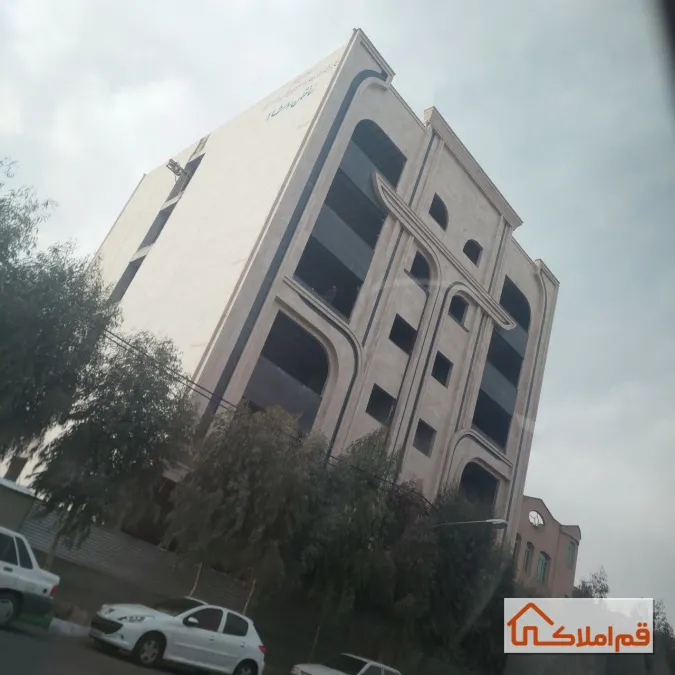 واحد ۱۱۵ متری بر شاه آبادی