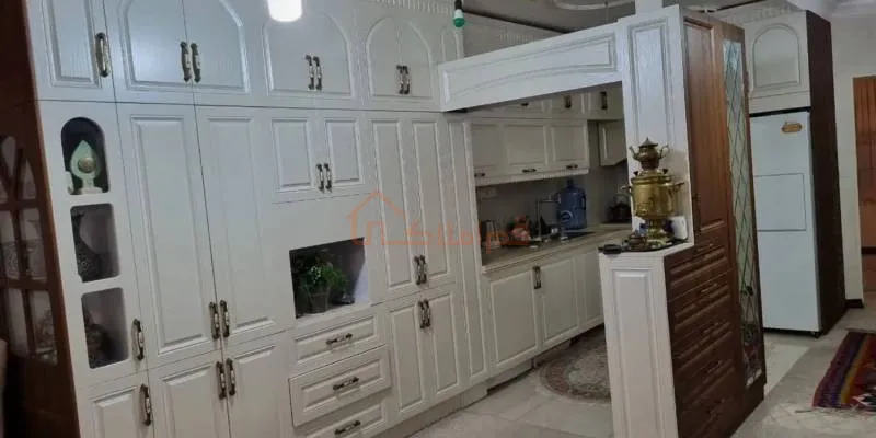 آپارتمان خیابان نسترن