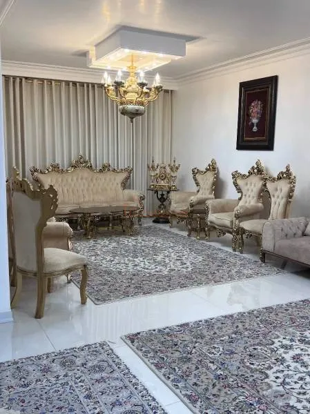 فروش خانه ویلایی ۱۷۰ متری دو خوابه بازسازی شده در سالاریه قم