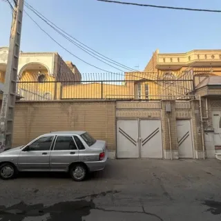 فروش خانه ویلایی ۲۰۰ متری چهار خوابه در بلوار امین و ساحلی