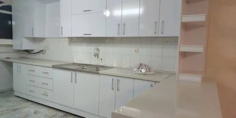 فروش آپارتمان ۱۰۸ متری دو خوابه سند تک برگ در زنبیل آباد قم