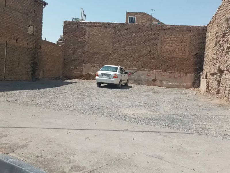 زمین ۱۶۵ متری واقع در قم فروش فوری زیر قیمت
