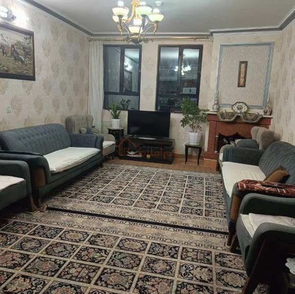واحدپرنور وتمیز برخیابان اصلی