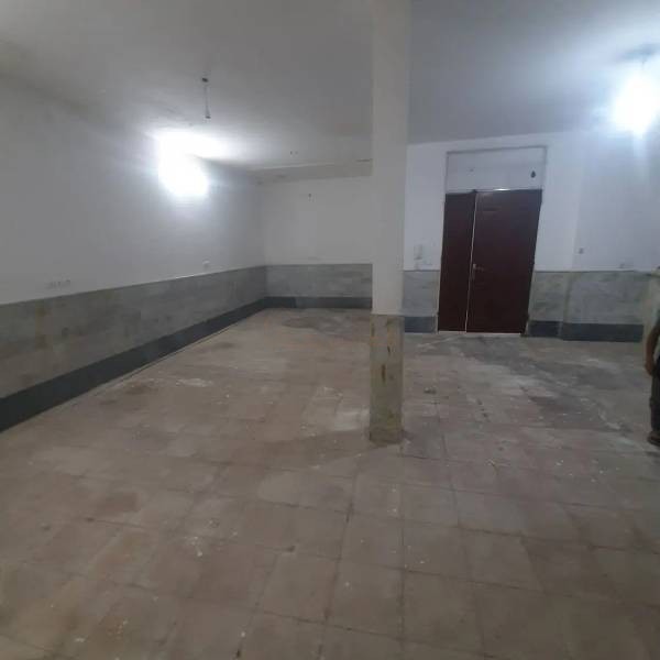 یک زیرزمین راه جدا