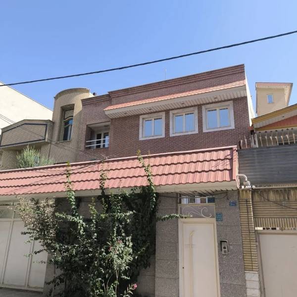 اجاره طبقه بالای همکف منزل ویلایی  خ دورشهر