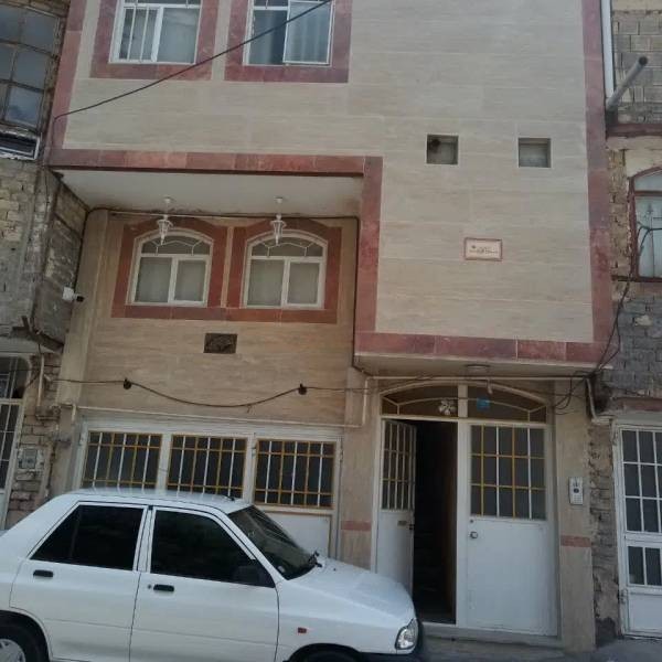 فروش خانه ویلایی ۸۱ متری سه طبقه بازسازی شده در زنبیل آباد قم